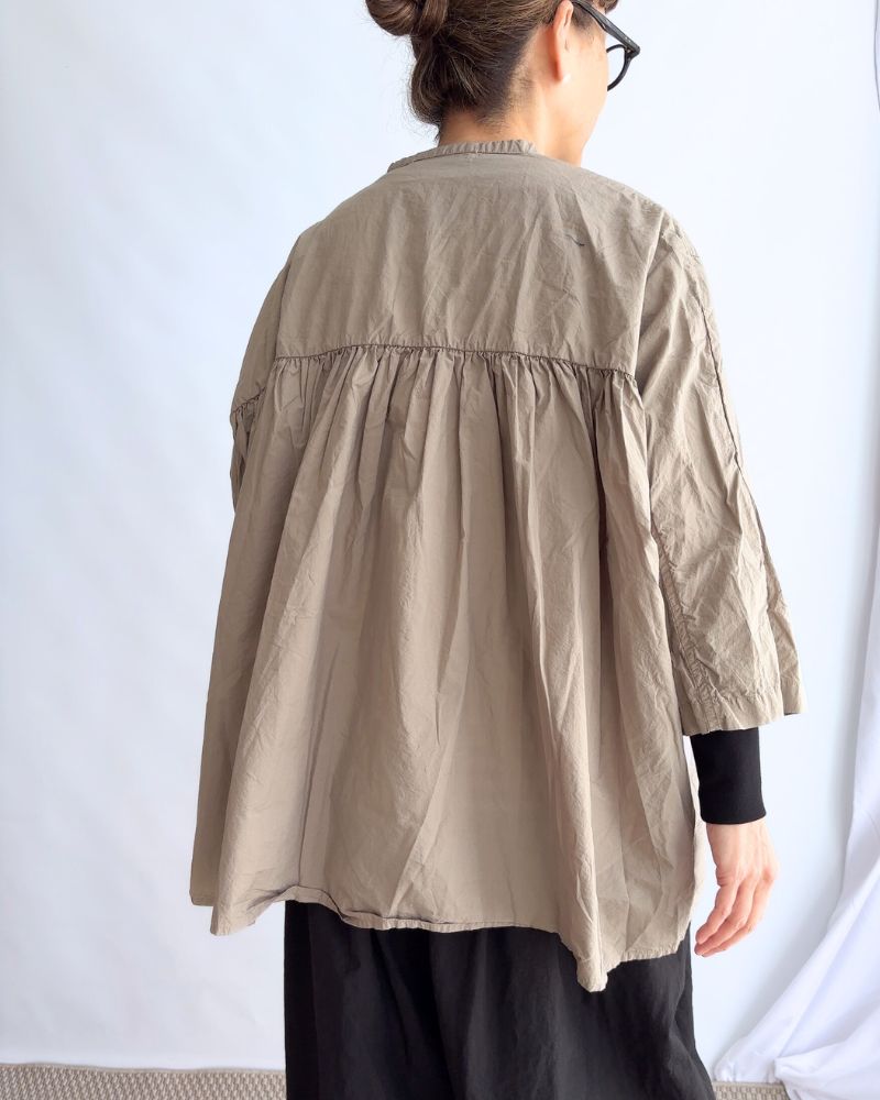 Gathered blouse in KhakiBeige