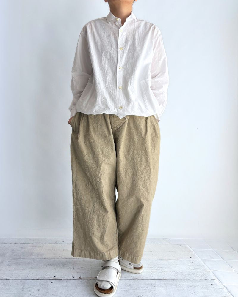 Garment dyed pants in Beige