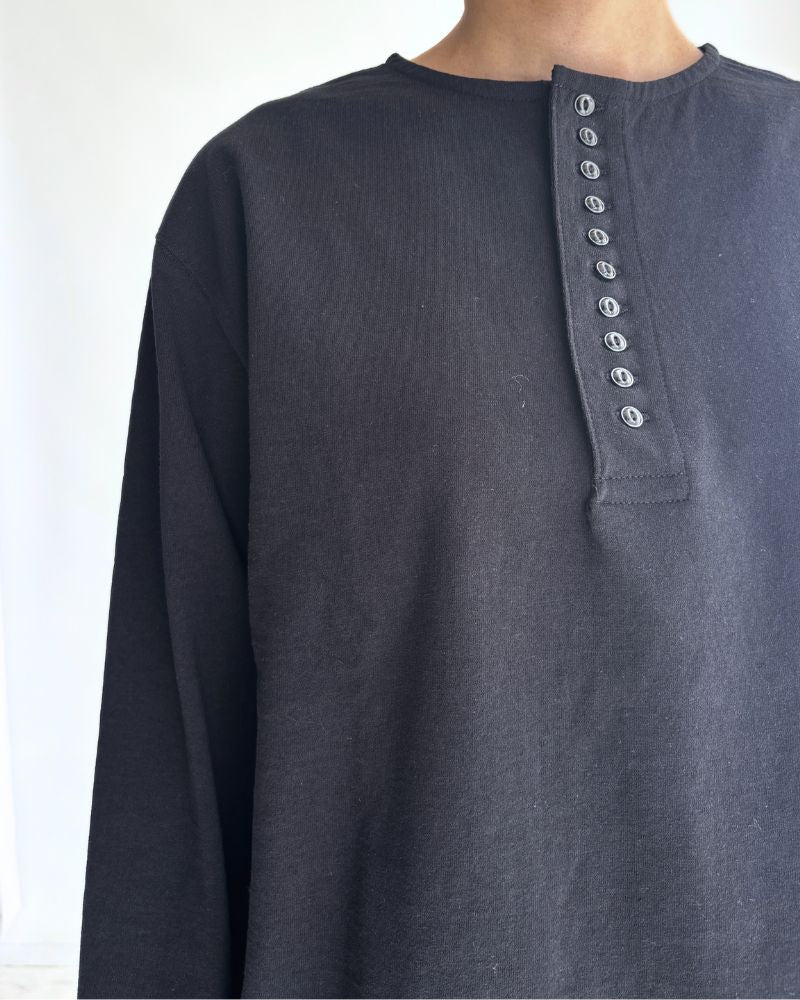 10-Button Tee in Black