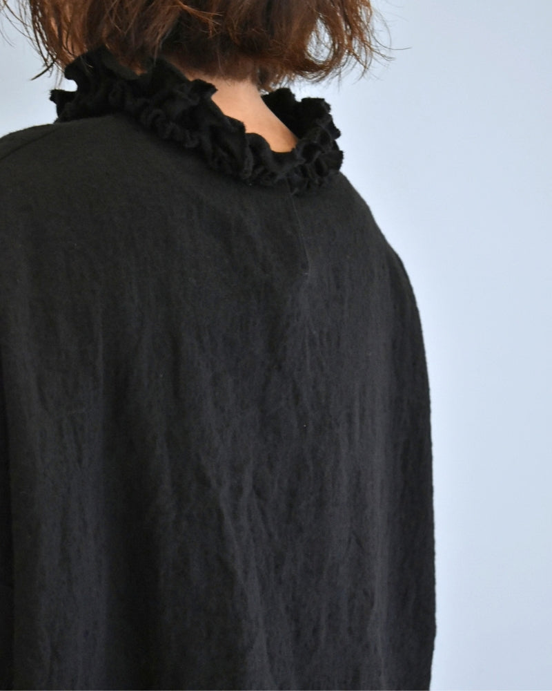 Wool Box Pullover in Black