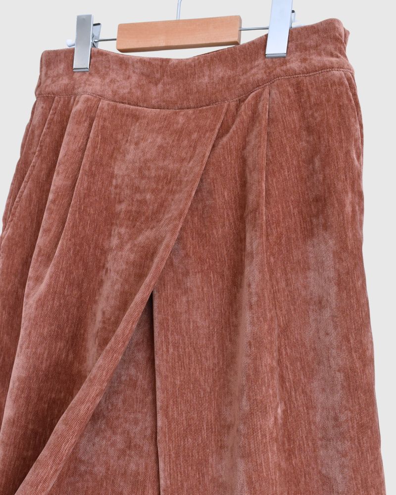 Tuck design skirt 'YELL' in Teracotta