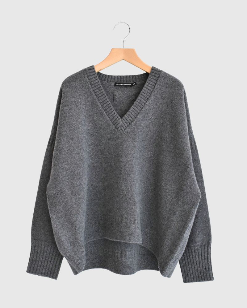 AURA V-neck knit pullover in Gray