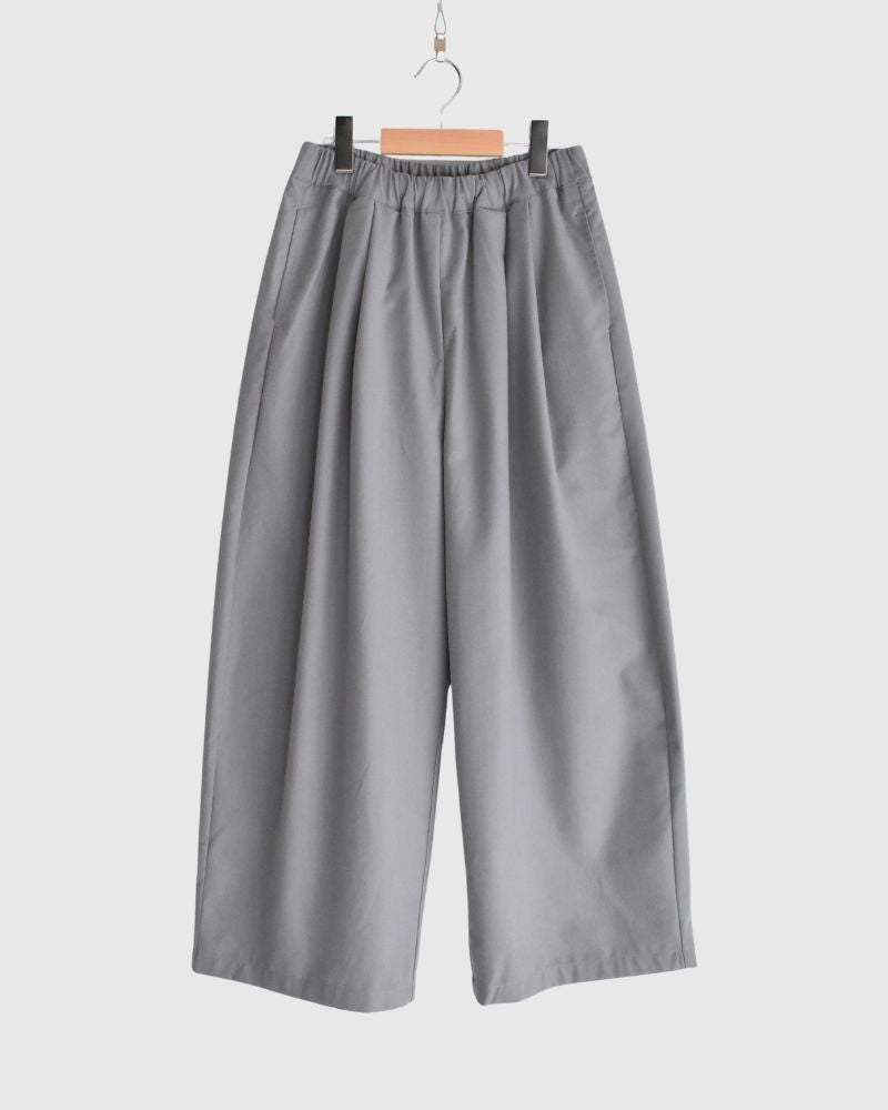 Tuck design pants 'REDI' in LightGray