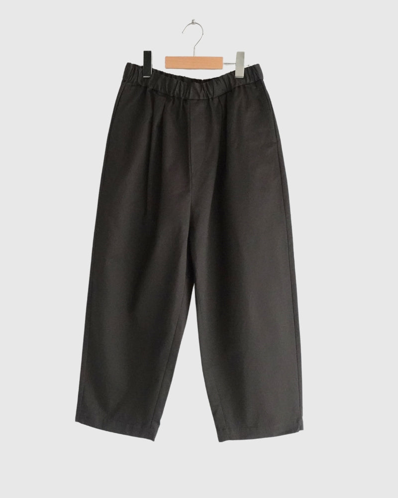 West Point 2-Tuck Tapered Easy Pants in CharcoalGray