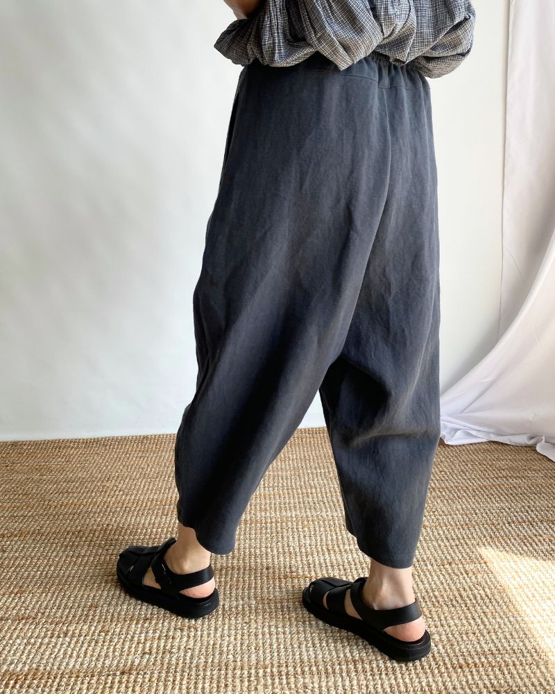 Egg Pants (LINEN) in Sumi