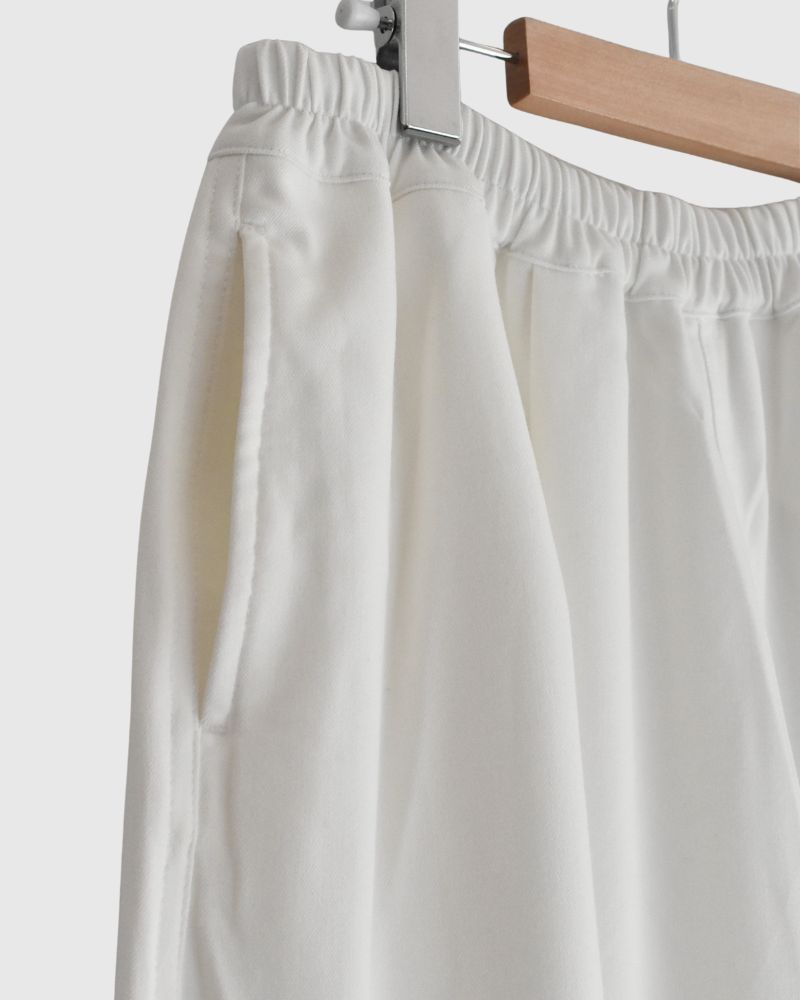 Loose silhouette easy pants 'PESH TR' in OffWhite