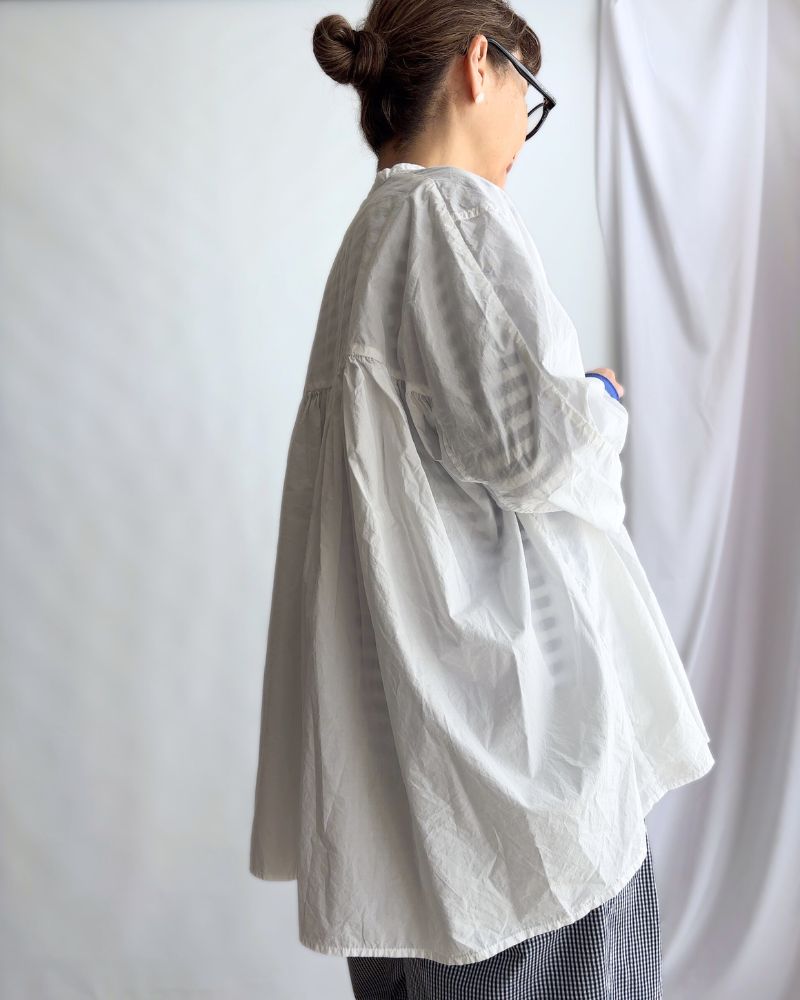 Gathered blouse in White