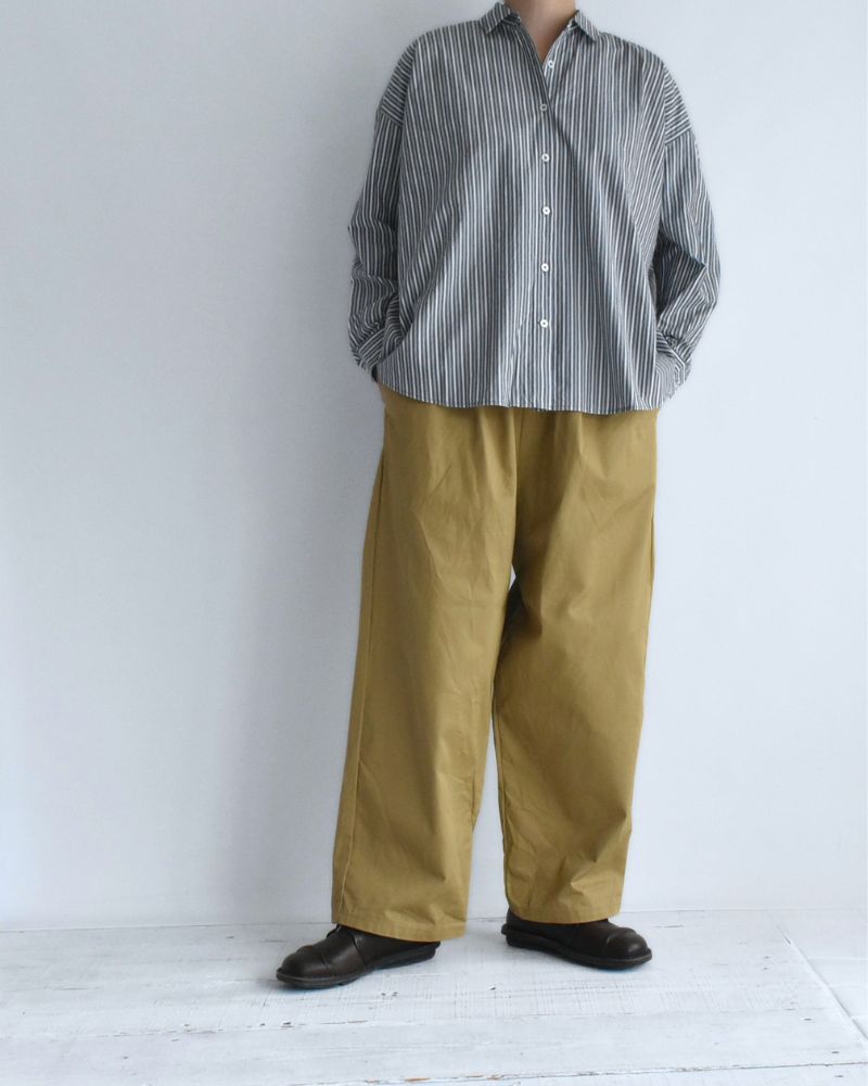 Regular Collar Big Shirt in White/Navy