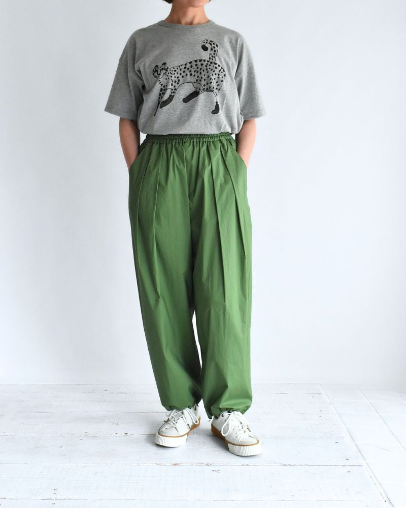 HAKAMA-POPLIN Tuck Easy Pants in Green