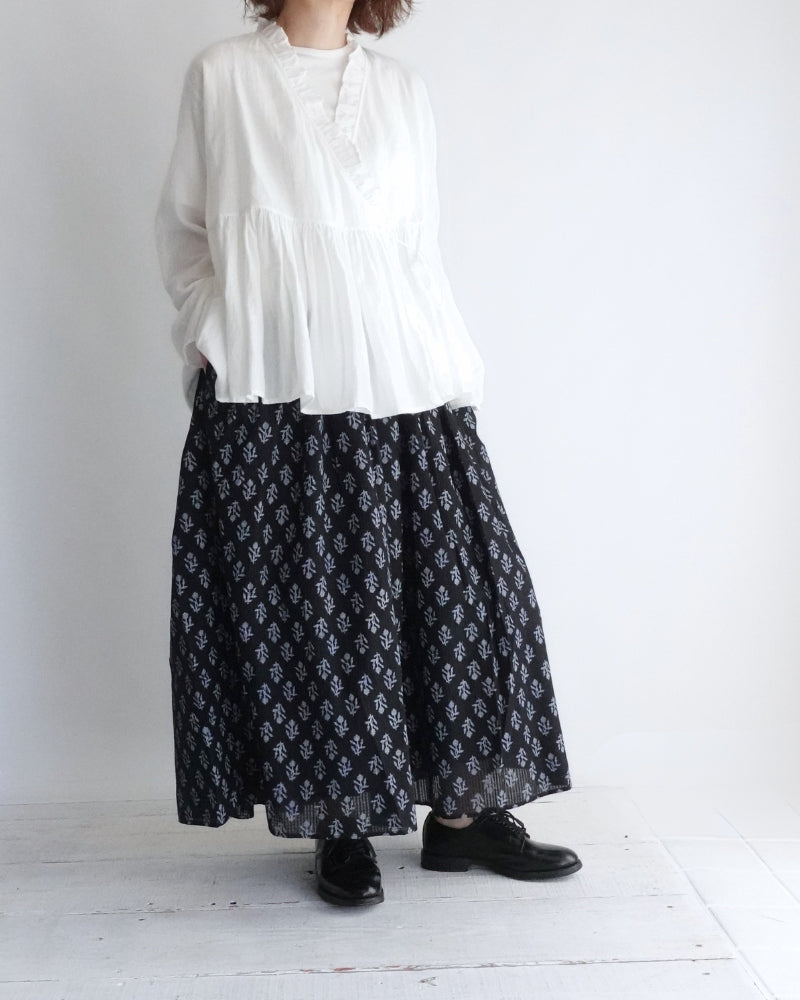 GATHERED SKIRT WITH LINING in Black
