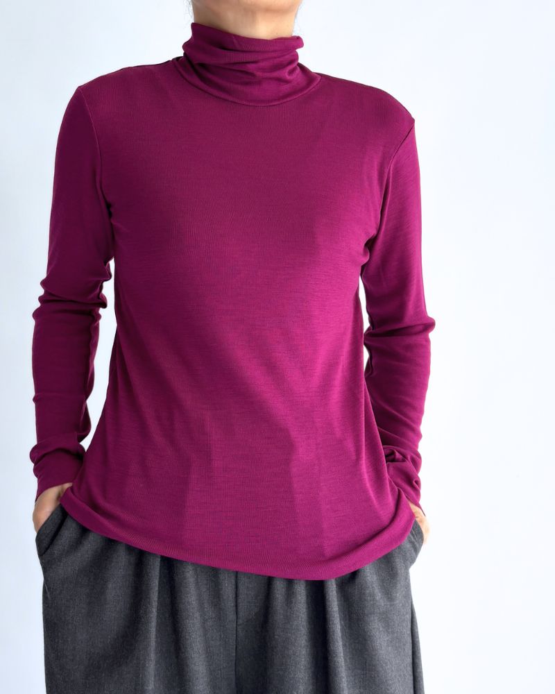 High-neck slim fit (wool) in CherryPurple