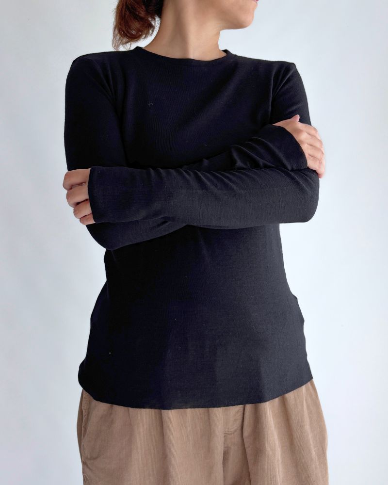 Crew neck slim fit (wool) in Black