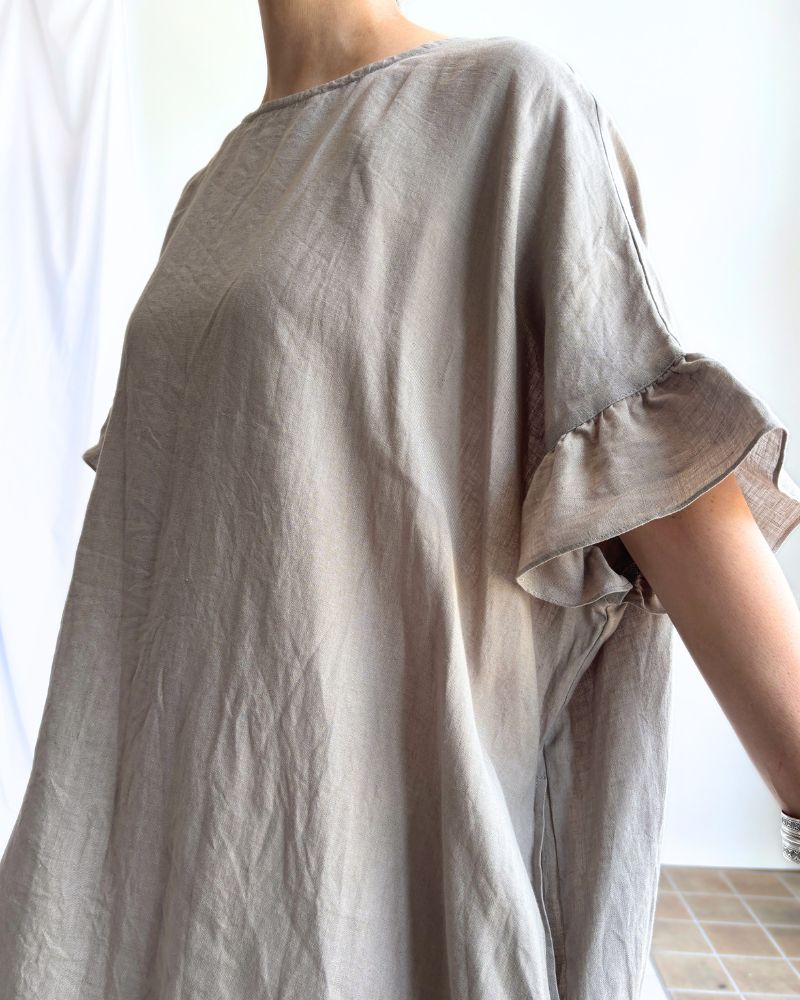 Frill top dress (LINEN) in Greige