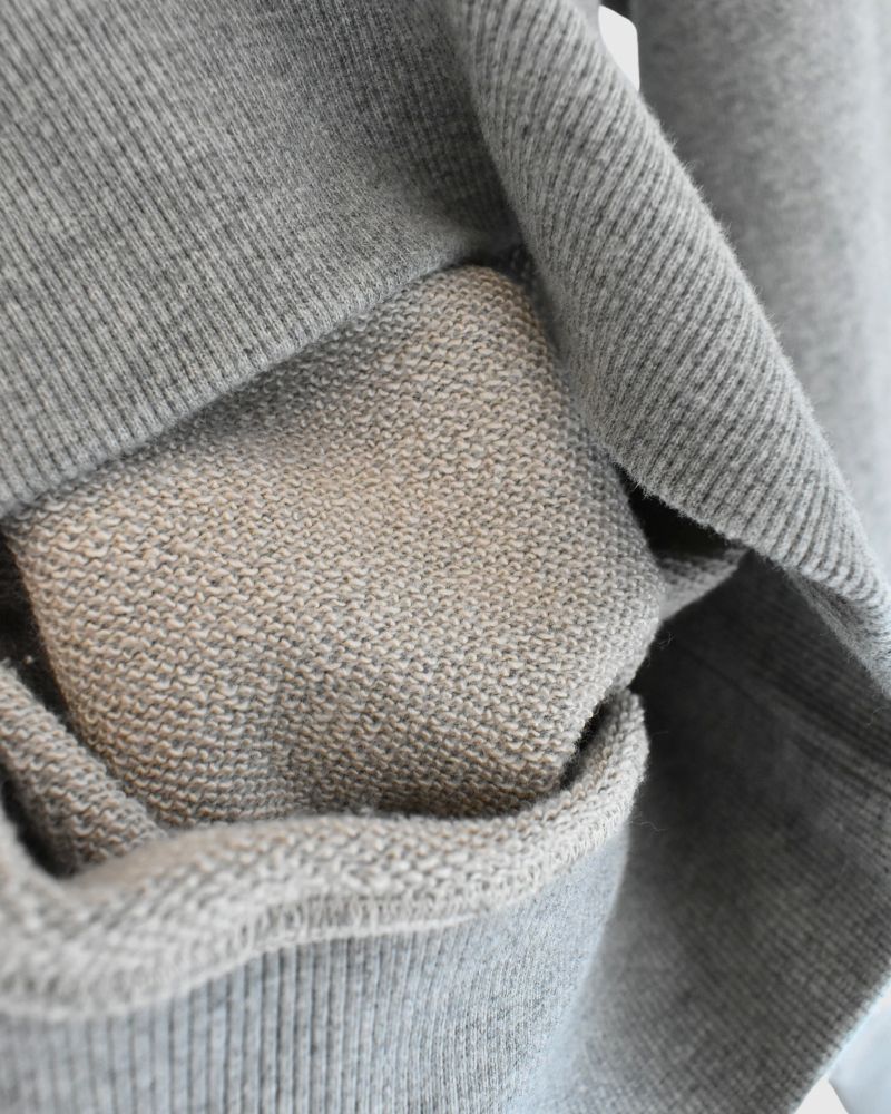 "HTS16" Printed Sweatshirt in MilkyGrey