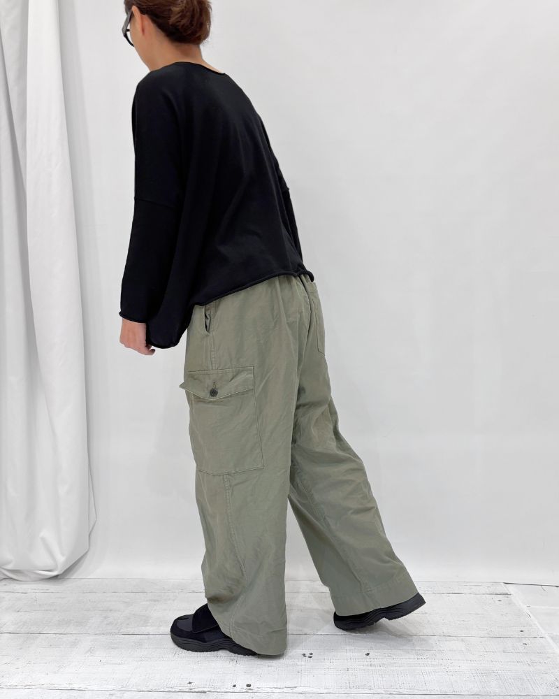 5-Color T-Line Pullover in Black