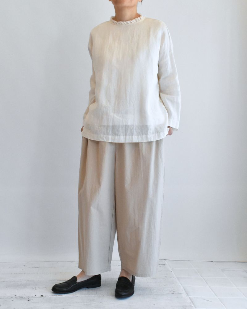 Tiny Frill Blouse in Milk