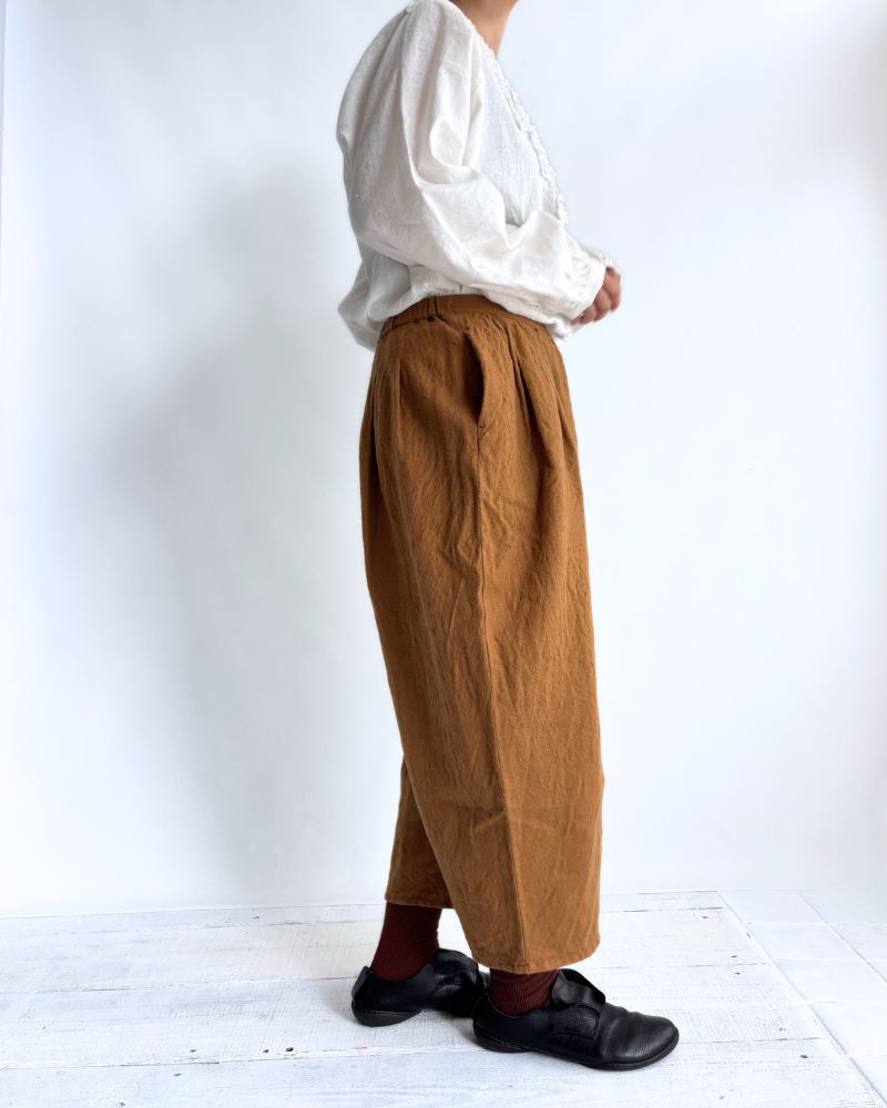 CAMILLE WOOL TUCK PANTS in Camel