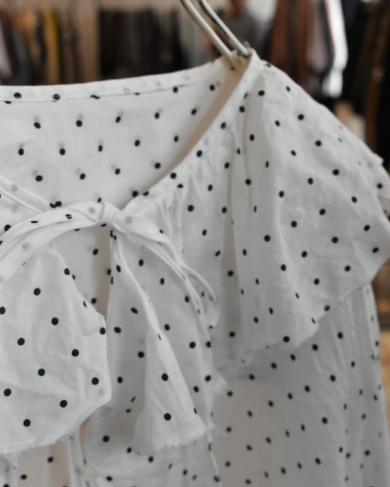 [Pre-order] S/S G1166 ORIGINAL SMALL DOTS 2WAY FRILL BLOUSE (Early March – Mid-March)