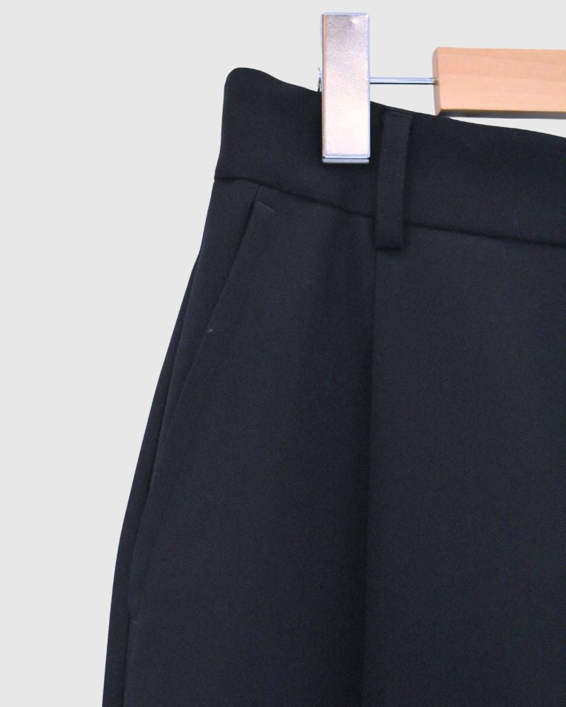 JOY-WO Wool Twill Center Tuck Shorts in Navy
