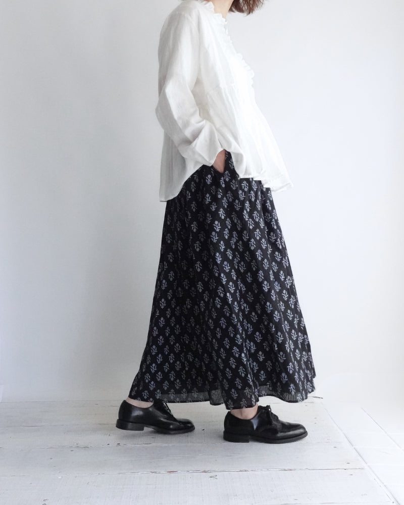 GATHERED SKIRT WITH LINING in Black