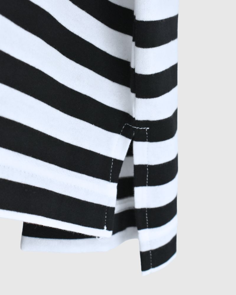 Crew-Neck Slit T-Shirt in Black/White