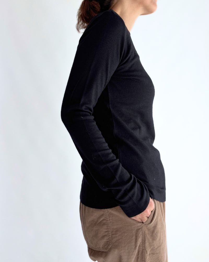 Crew neck slim fit (wool) in Black