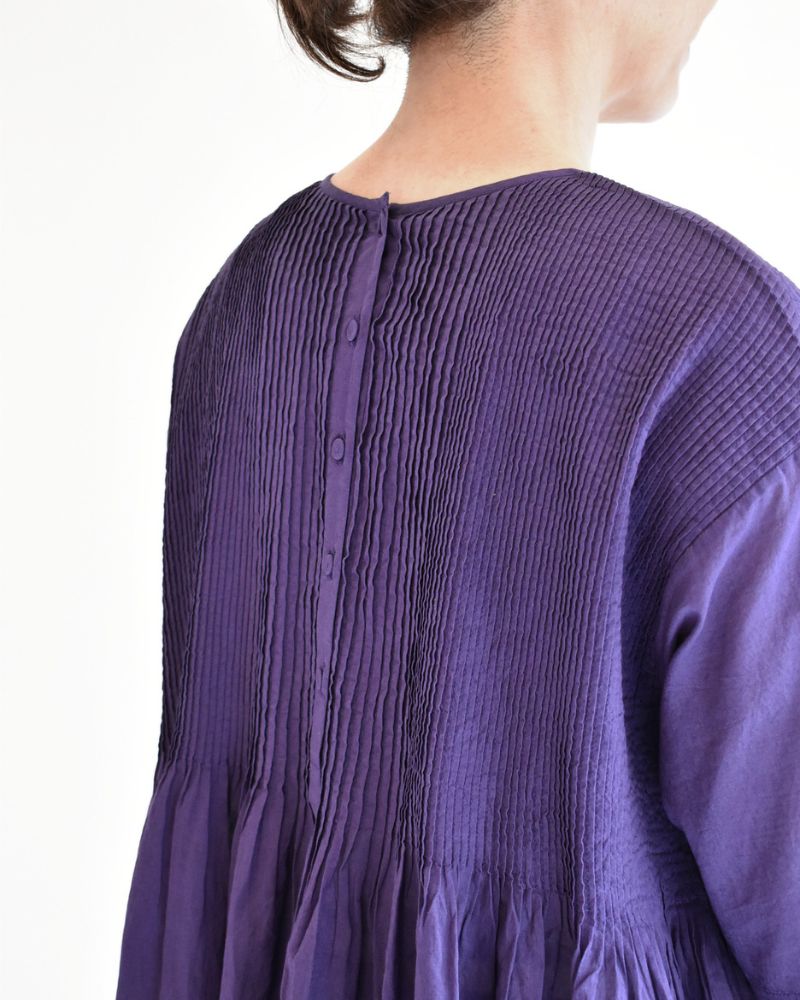 CREW-NECK PULLOVER HALF/SLEEVE SHIRT WITH MINI PINTUCK in Purple