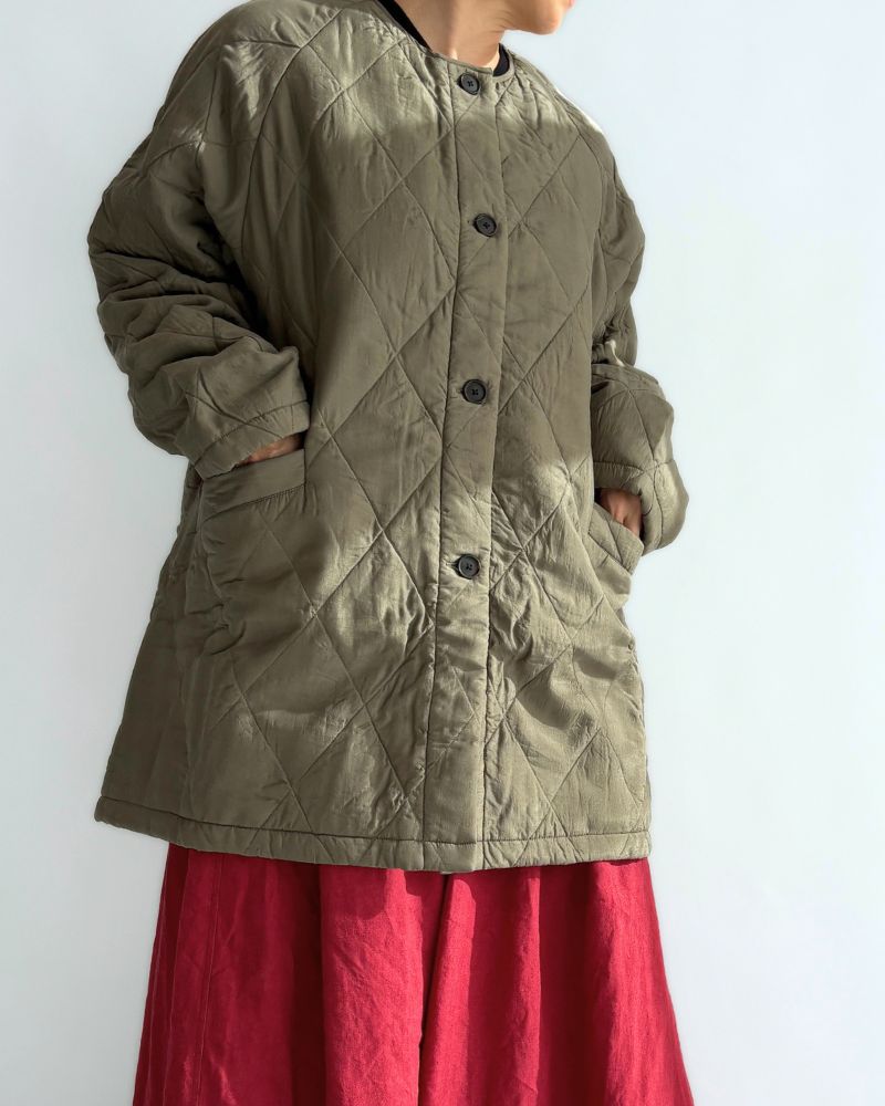 FRONT BUTTON SHORT COAT in Olive