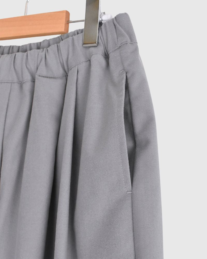 Tuck design pants 'REDI' in LightGray