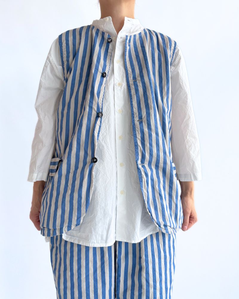 POPLIN WIDE STRIPE (OVERDYE) NO COLLAR VEST in MilkyGrey