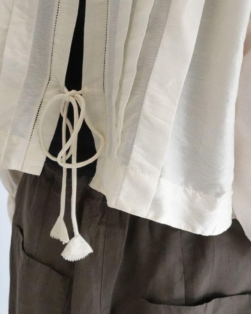 Airy Pintuck Lace Blouse in OffWhite