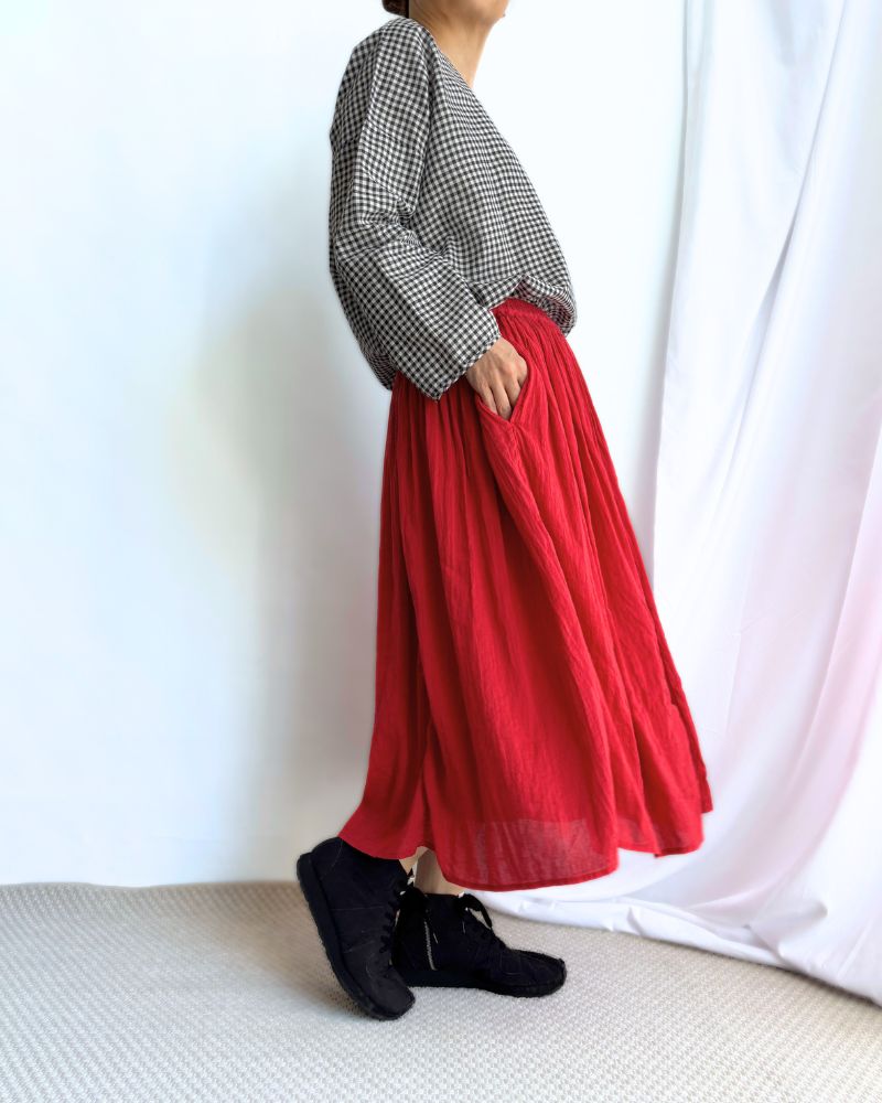 AUTO LOOM COTTON/LINEN PLAIN OVERDYE GATHERED SKIRT in Red