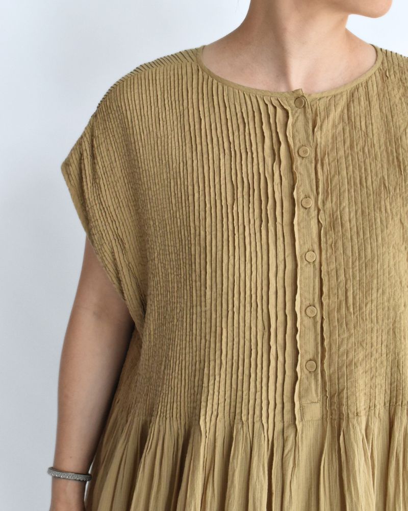 Crew-Neck F/SL Dress with Pintuck in GreyKhaki