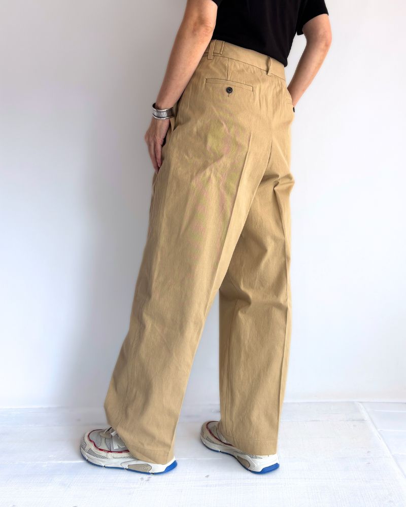 KARL-CHINO Center Press Pants in Beige