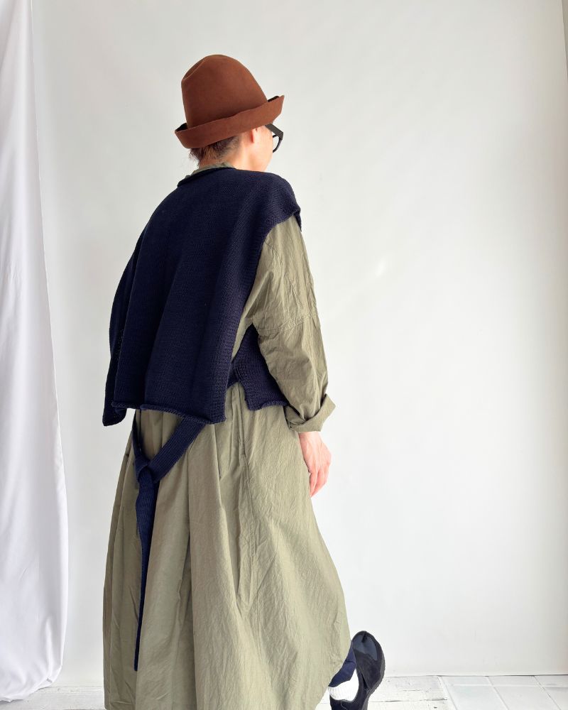 Ribbon knit vest in NavyBlack