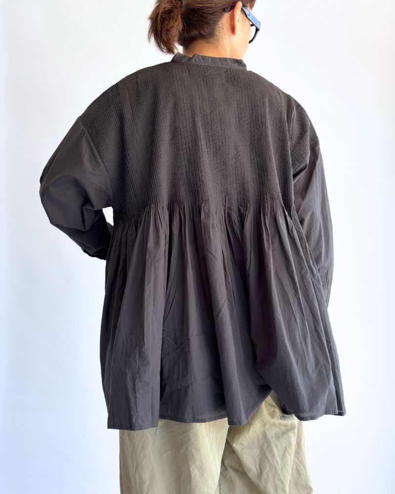 BANDED COLLAR SHIRT WITH MINI PINTUCK in CharcoalGray