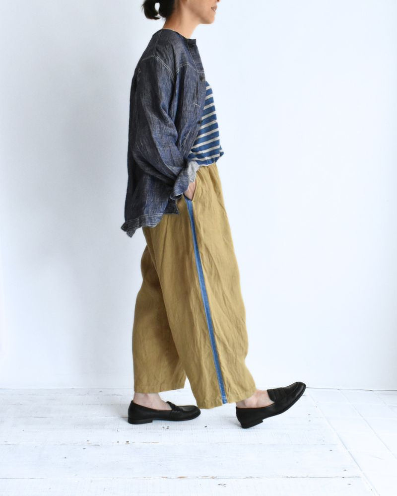Side Line Kung Fu Pants in Brown Beige