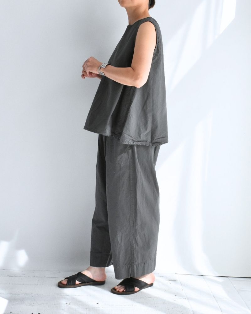 Shrink Sleeveless Top in Gray