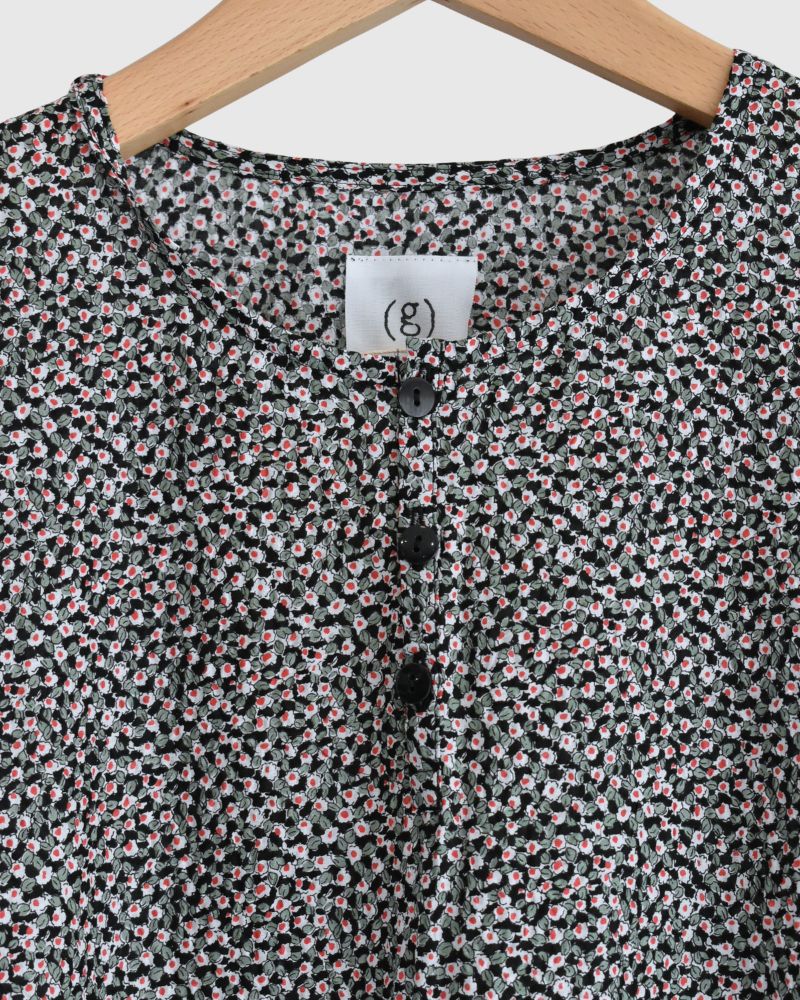 Small Flower Tuck Dress in BlackFlower