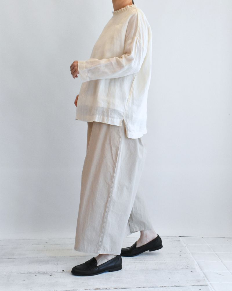 Tiny Frill Blouse in Milk