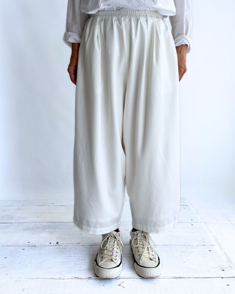 Loose silhouette easy pants 'PESH TR' in OffWhite