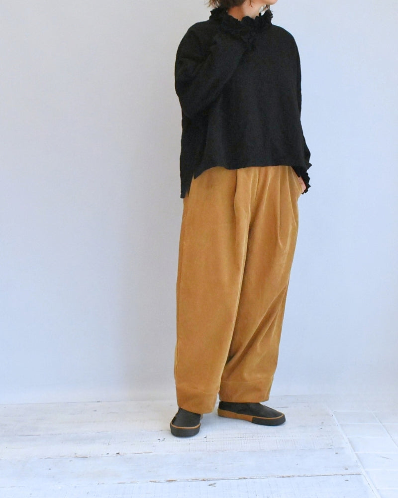 Wool Box Pullover in Black