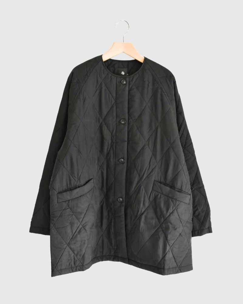 FRONT BUTTON SHORT COAT in Black