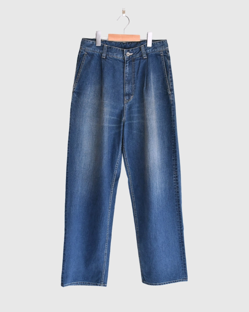 Denim tuck pants in Bleach