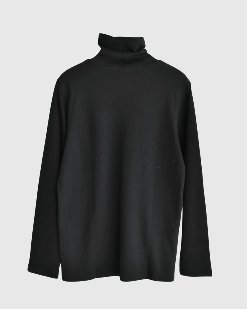 TURTLENECK PULLOVER in Black
