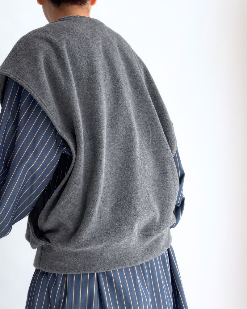 Utility Fleece Wide Vest in Gray