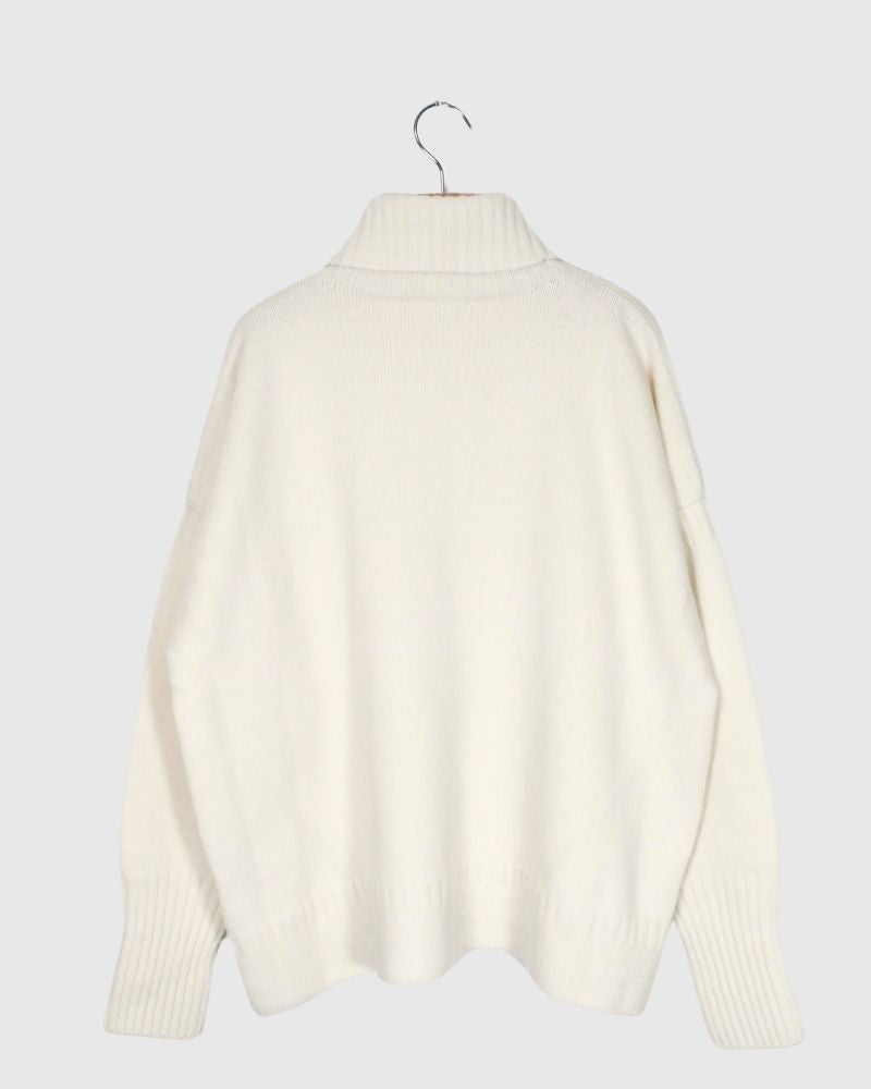 LULU 2-way Turtleneck Knit in Off