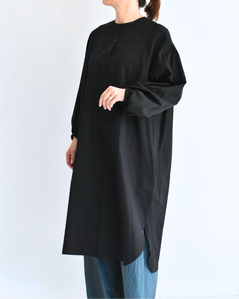 Balloon Sleeve Midi Dress in Black