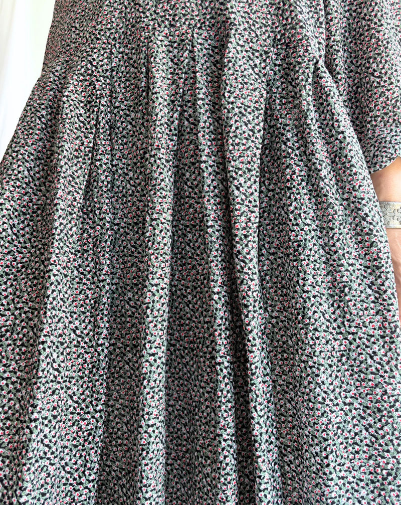 Small Flower Tuck Dress in BlackFlower