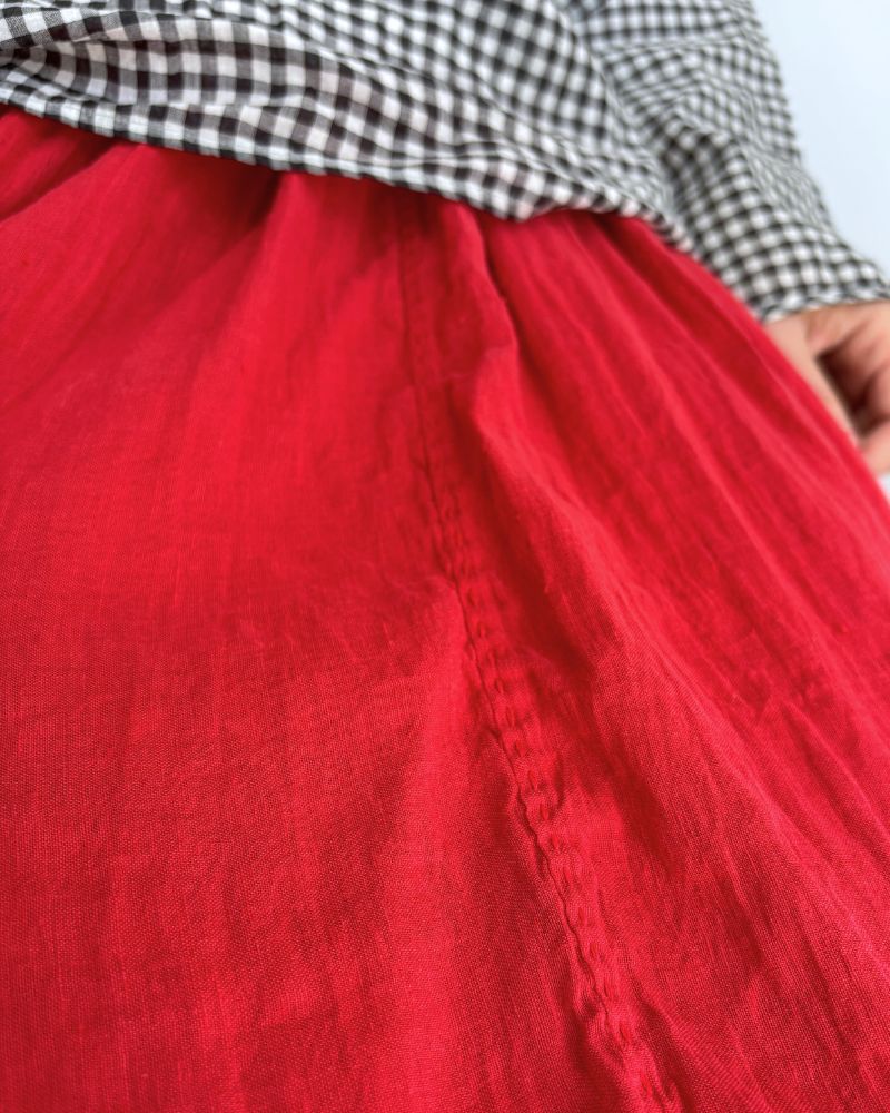 AUTO LOOM COTTON/LINEN PLAIN OVERDYE GATHERED SKIRT in Red